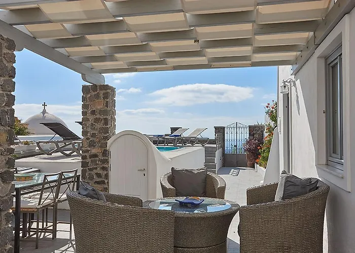 Dakoronia Fira (Santorini)